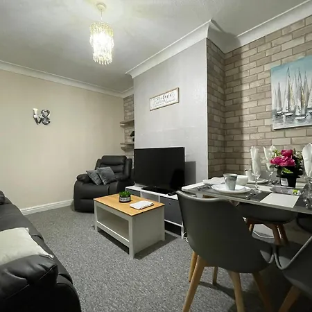 Cosy Home, Family & Contractor Friendly 4 Bedroom Near Leeds Centre, Sleeps 7 Exterior photo