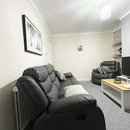 Cosy Home, Family & Contractor Friendly 4 Bedroom Near Leeds Centre, Sleeps 7 Exterior photo