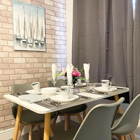 Cosy Home, Family & Contractor Friendly 4 Bedroom Near Leeds Centre, Sleeps 7 Exterior photo