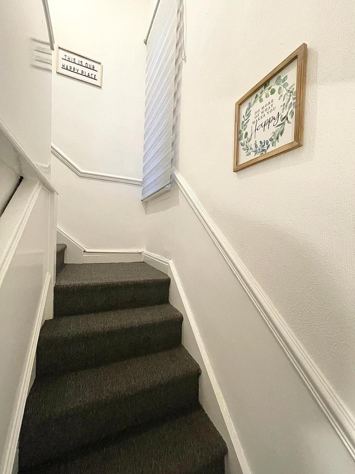 Holiday home Cosy Home, Family & Contractor Friendly 4 Bedroom Near Leeds Centre, Sleeps 7